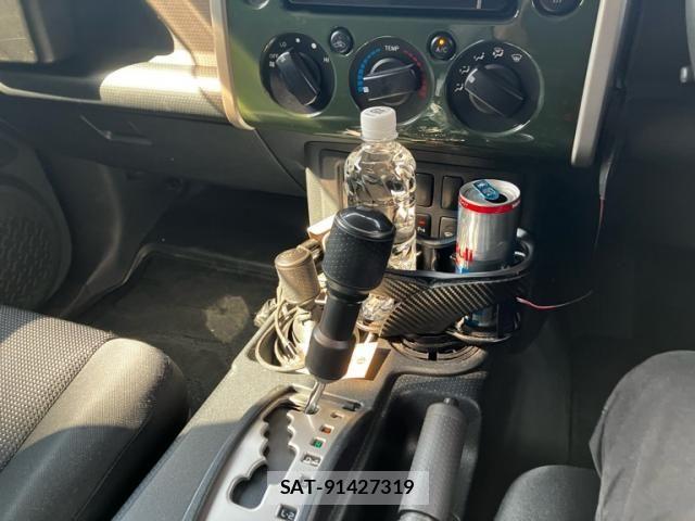 Toyota FJ CRUISER 2013-08 7784968-22