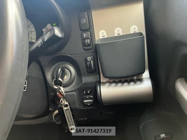 Toyota FJ CRUISER 2013-08 7784968-24