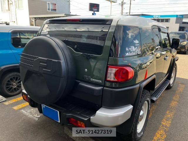 Toyota FJ CRUISER 2013-08 7784968-3