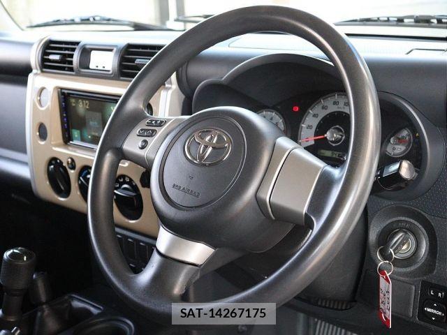 Toyota FJ CRUISER 2015-01 7876499-11