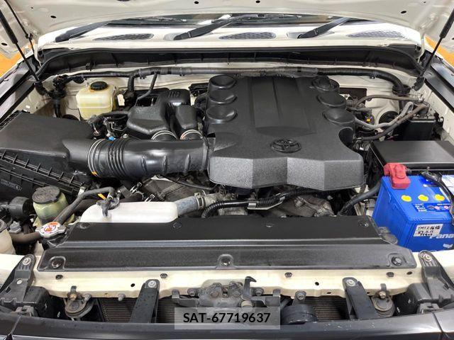 Toyota FJ CRUISER 2016-04 7961662-15