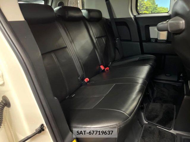 Toyota FJ CRUISER 2016-04 7961662-7