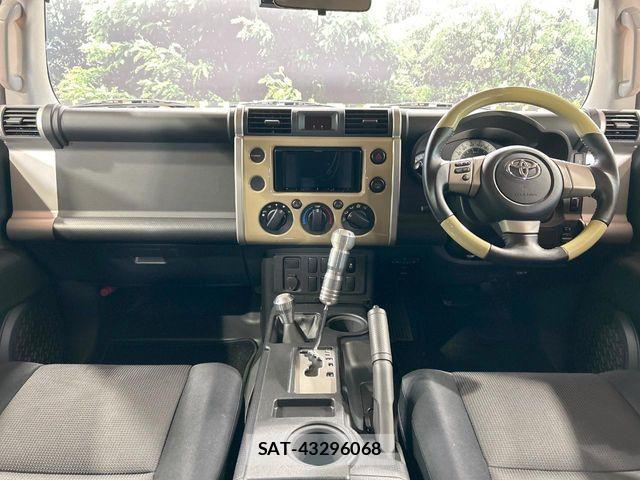 Toyota FJ CRUISER 2013-07 8073787-1
