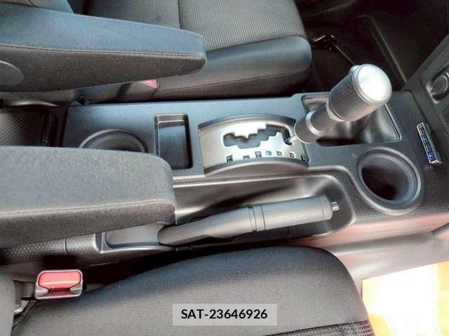 Toyota FJ CRUISER 2011-08 8099186-12