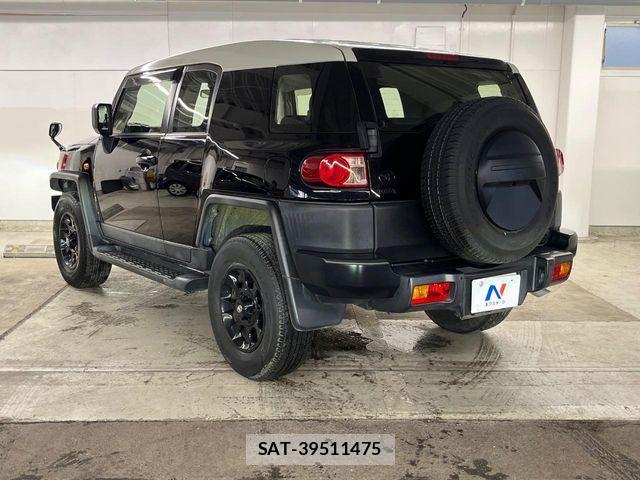 Toyota FJ CRUISER 2017-10 8145819-17
