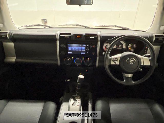 Toyota FJ CRUISER 2017-10 8145819-1