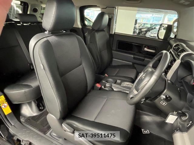 Toyota FJ CRUISER 2017-10 8145819-8