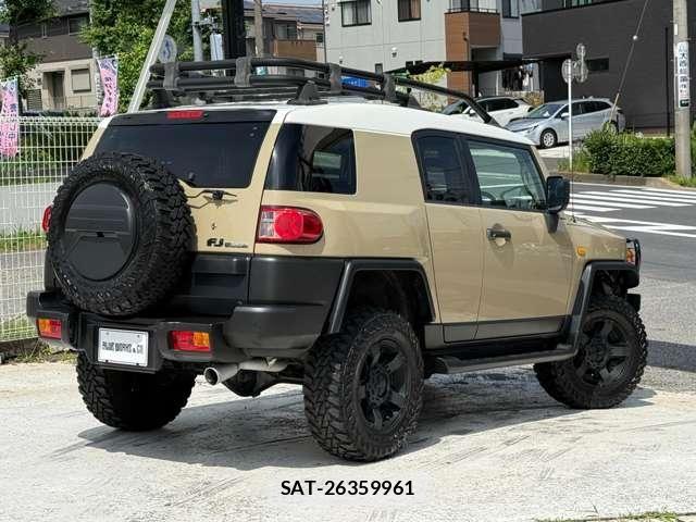 Toyota FJ CRUISER 2011-05 8207534-11