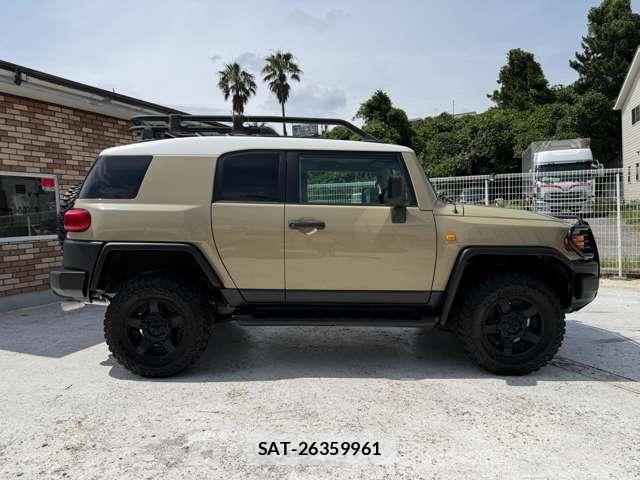 Toyota FJ CRUISER 2011-05 8207534-12