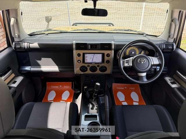 Toyota FJ CRUISER 2011-05 8207534-1