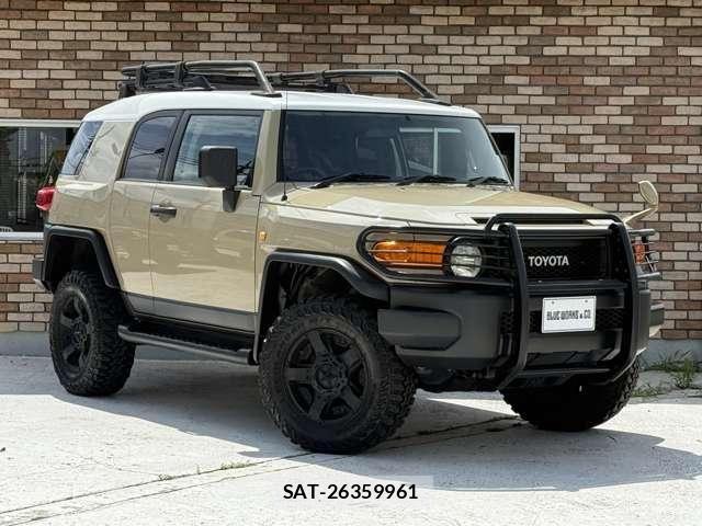 Toyota FJ CRUISER 2011-05 8207534-3