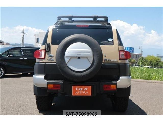 Toyota FJ CRUISER 2016-10 8207527-16