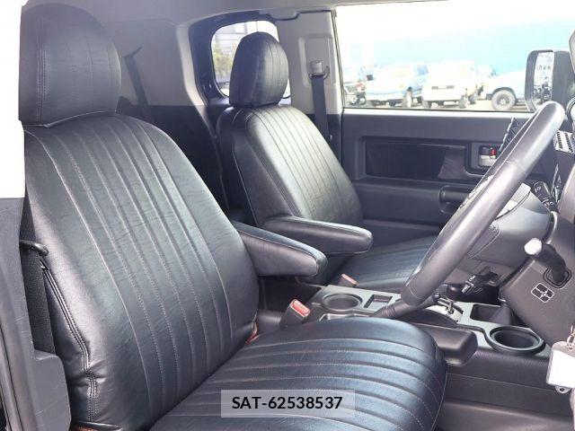 Toyota FJ CRUISER 2014-01 8207531-5