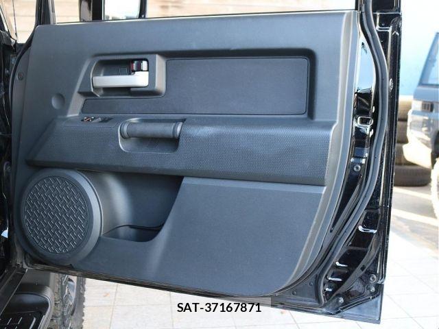 Toyota FJ CRUISER 2016-01 8207528-11