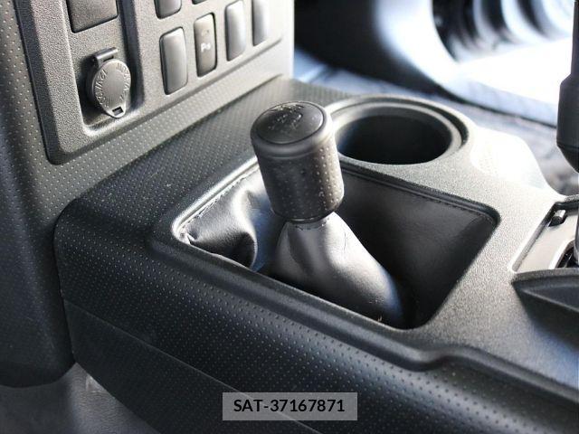 Toyota FJ CRUISER 2016-01 8207528-19