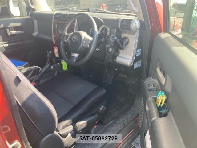 Toyota FJ CRUISER 2011-06 8230037-11