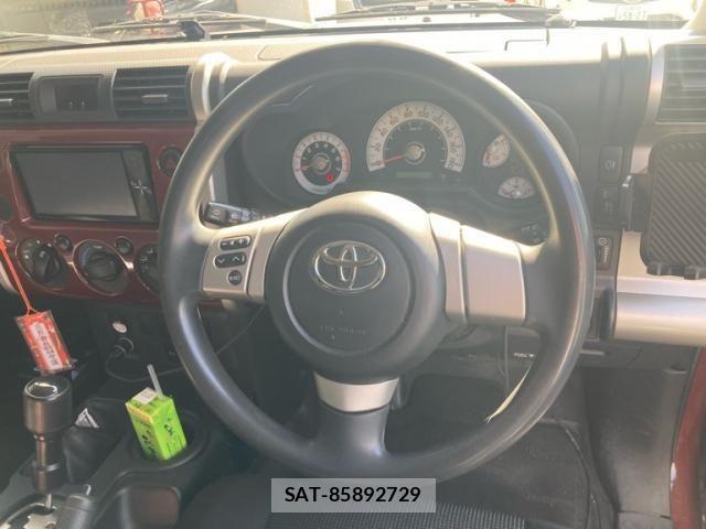 Toyota FJ CRUISER 2011-06 8230037-13