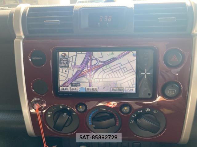 Toyota FJ CRUISER 2011-06 8230037-17