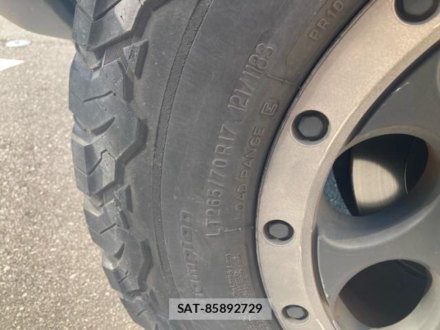 Toyota FJ CRUISER 2011-06 8230037-5