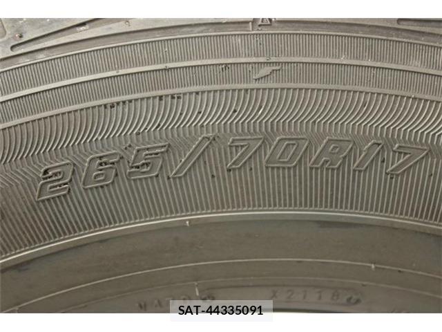 Toyota FJ CRUISER 2012-06 8245213-26