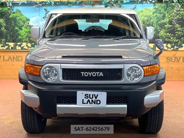Toyota FJ CRUISER 2013-07 8245211-13