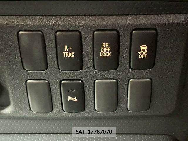 Toyota FJ CRUISER 2011-10 8245214-11