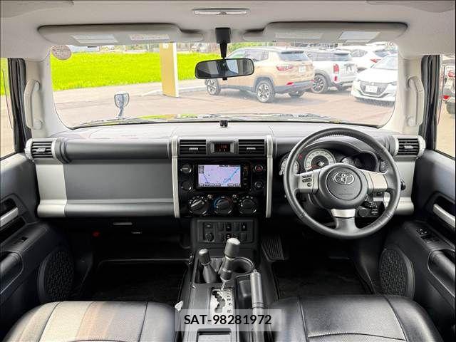 Toyota FJ CRUISER 2016-06 8314479-1