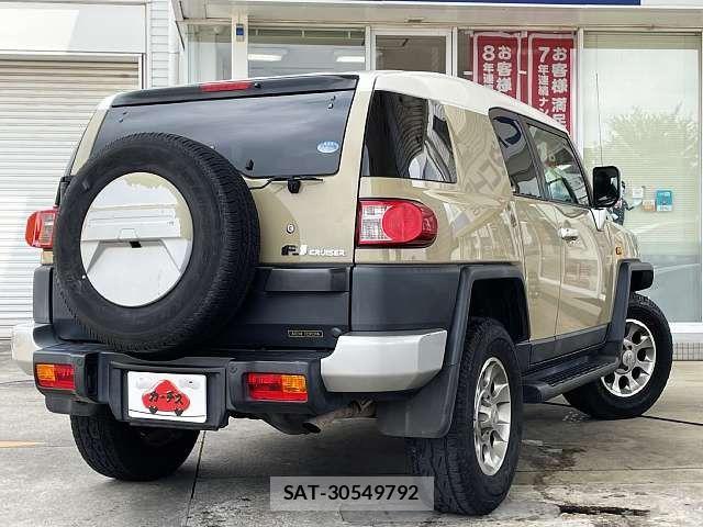 Toyota FJ CRUISER 2011-02 8314481-2