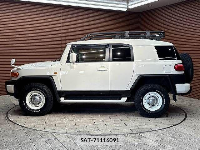 Toyota FJ CRUISER 2013-09 8335859-17