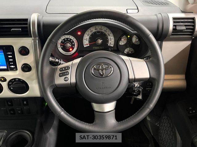Toyota FJ CRUISER 2013-11 8335853-10