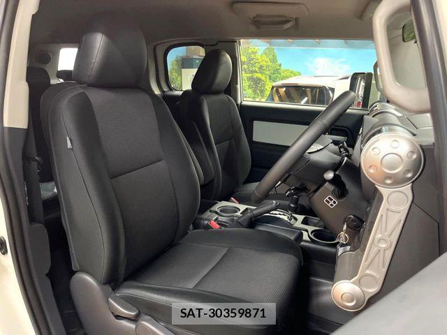 Toyota FJ CRUISER 2013-11 8335853-7