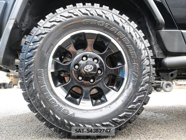 Toyota FJ CRUISER 2012-01 8335854-16