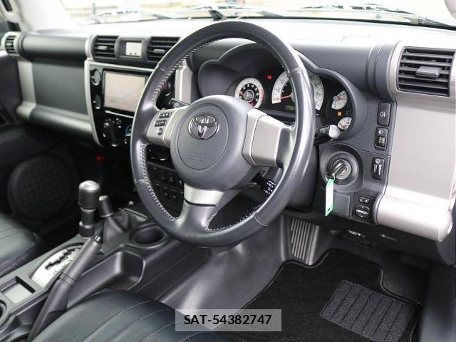 Toyota FJ CRUISER 2012-01 8335854-4