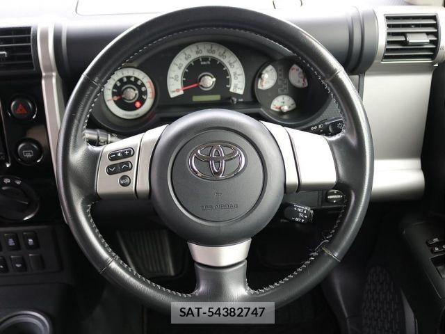 Toyota FJ CRUISER 2012-01 8335854-5