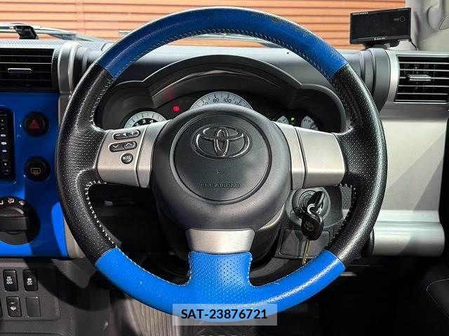Toyota FJ CRUISER 2011-02 8335861-9