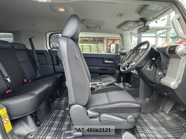 Toyota FJ CRUISER 2017-03 8354498-12