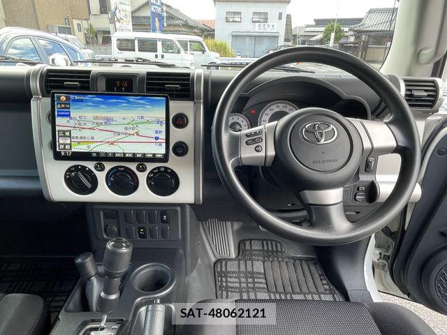 Toyota FJ CRUISER 2017-03 8354498-17
