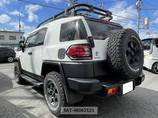 Toyota FJ CRUISER 2017-03 8354498-4