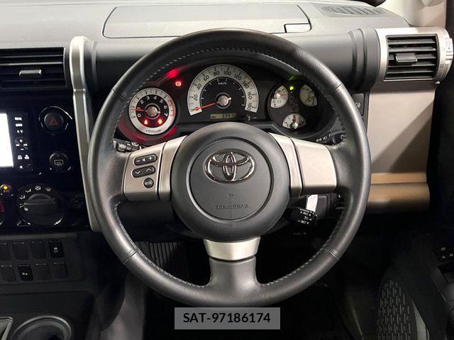 Toyota FJ CRUISER 2012-03 8354499-10
