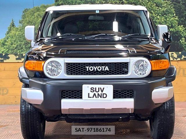 Toyota FJ CRUISER 2012-03 8354499-13