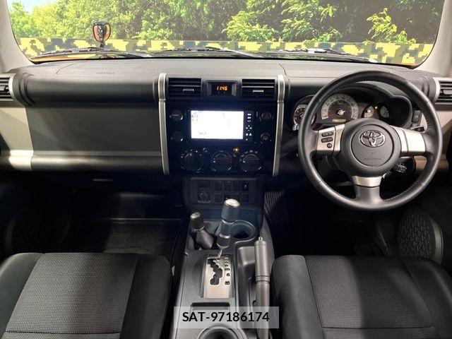 Toyota FJ CRUISER 2012-03 8354499-1