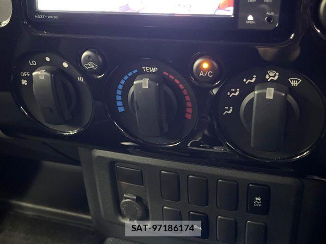 Toyota FJ CRUISER 2012-03 8354499-6