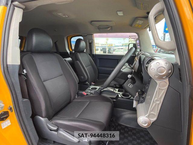Toyota FJ CRUISER 2012-07 8354502-7