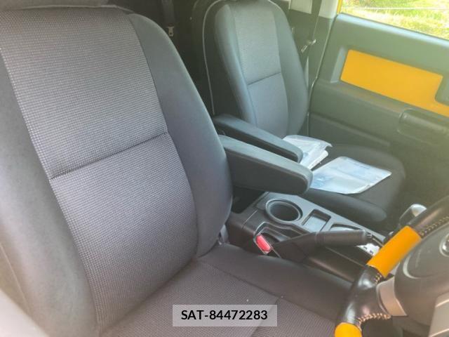 Toyota FJ CRUISER 2011-12 8365963-10