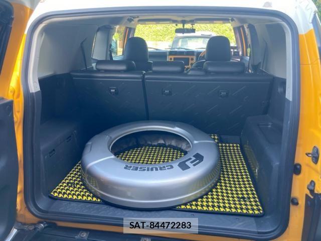 Toyota FJ CRUISER 2011-12 8365963-13