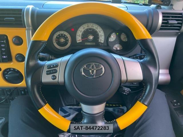 Toyota FJ CRUISER 2011-12 8365963-14