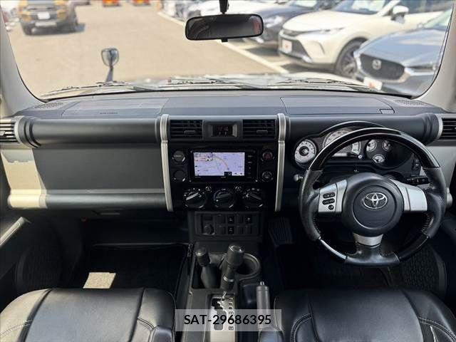 Toyota FJ CRUISER 2018-02 8365960-1