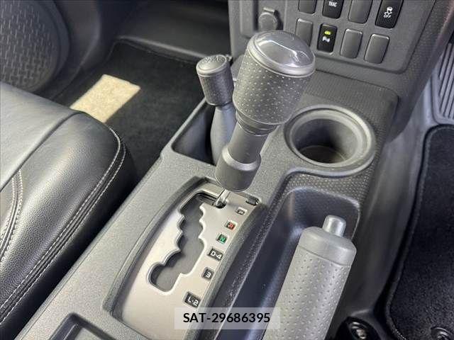 Toyota FJ CRUISER 2018-02 8365960-26