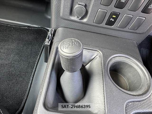 Toyota FJ CRUISER 2018-02 8365960-27
