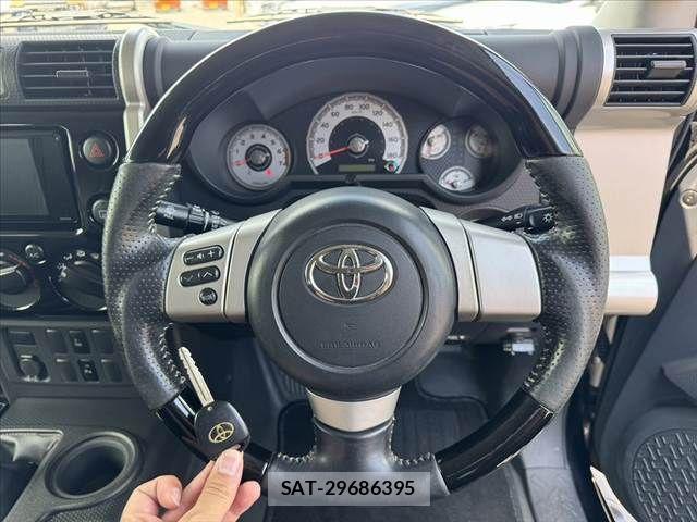 Toyota FJ CRUISER 2018-02 8365960-6